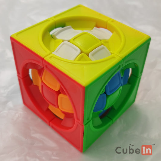 CubeTwist Cubo de centtrosfera deformada 